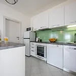 Avocado Apartment