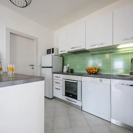 Avocado Apartment