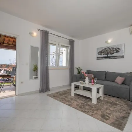 Apartman Avocado *