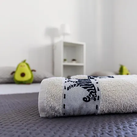 Avocado Apartment *
