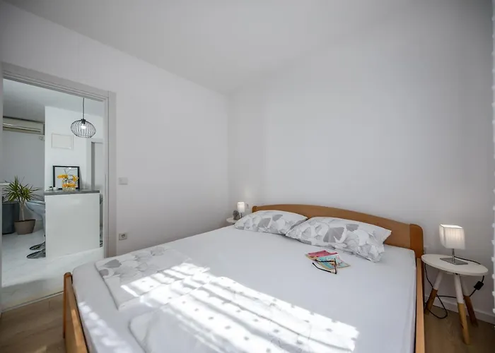 Apartament Avocado *